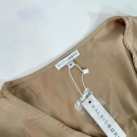 Baltic Born Maxi Dress Womens Small Tan Venus Pleated Long Sleeve Old Money New* - Picture 2 of 11